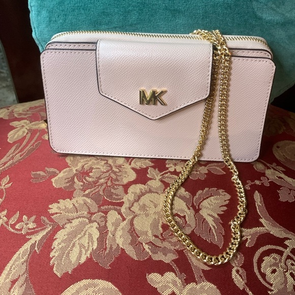 Michael Kors Pink Leather Wallet on Chain *NEW without tags - Picture 1 of 7